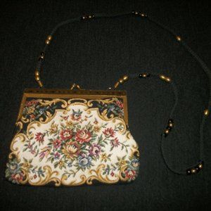 DARLING VINTAGE TAPESTRY PURSE.